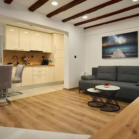 Apartamento Bernard Deluxe Renovated Peaceful Old Town Gem