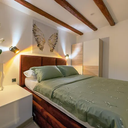 Bernard Deluxe Renovated Peaceful Old Town Gem Apartment Split