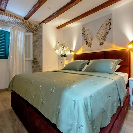 Bernard Deluxe Renovated Peaceful Old Town Gem Apartment *