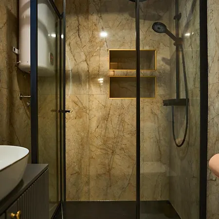 Bernard Deluxe Renovated Peaceful Old Town Gem Appartamento *