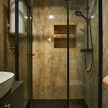 Bernard Deluxe Renovated Peaceful Old Town Gem Apartment *