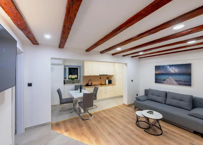 Bernard Deluxe Renovated Peaceful Old Town Gem شقة سبليت