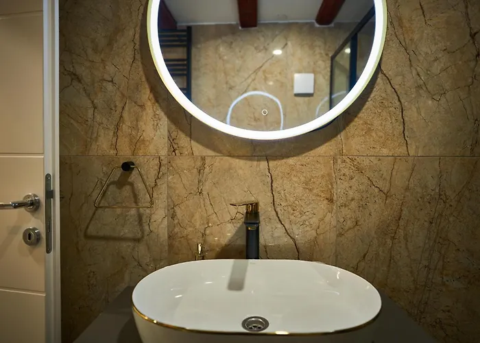 Bernard Deluxe Renovated Peaceful Old Town Gem شقة سبليت