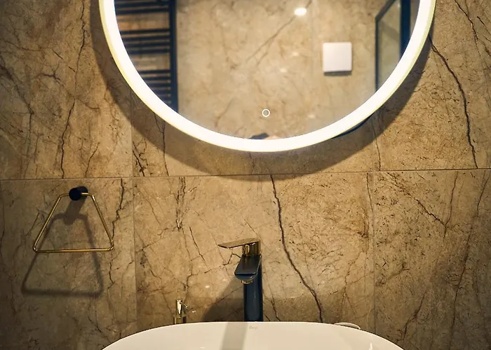 Bernard Deluxe Renovated Peaceful Old Town Gem Apartmán
