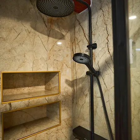 Bernard Deluxe Renovated Peaceful Old Town Gem 斯普利特